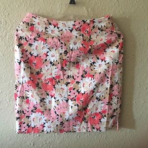 Beautiful floral mini skirt abt 18 inch length
